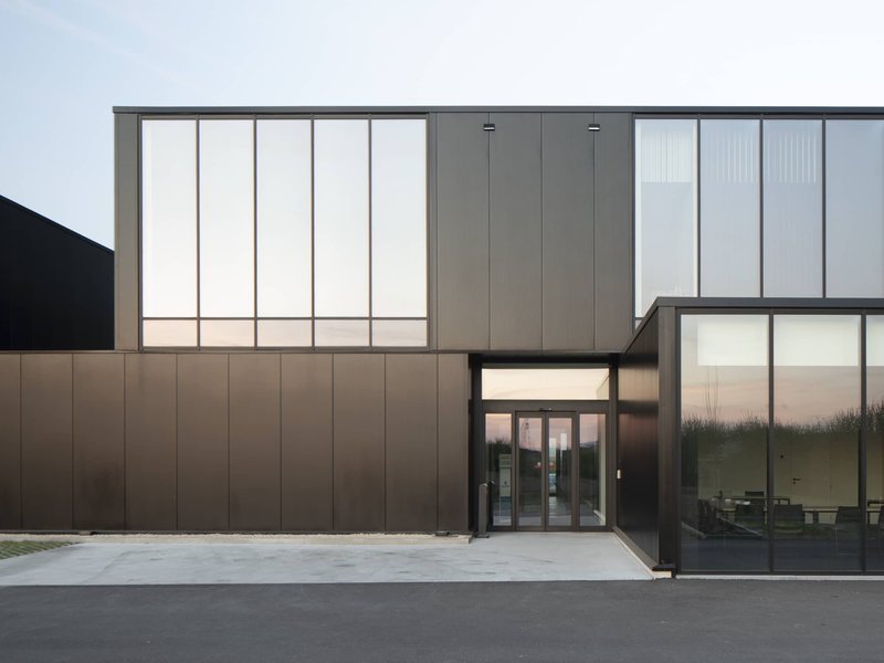 RG architectes - Entrée bâtiment industriel zoning