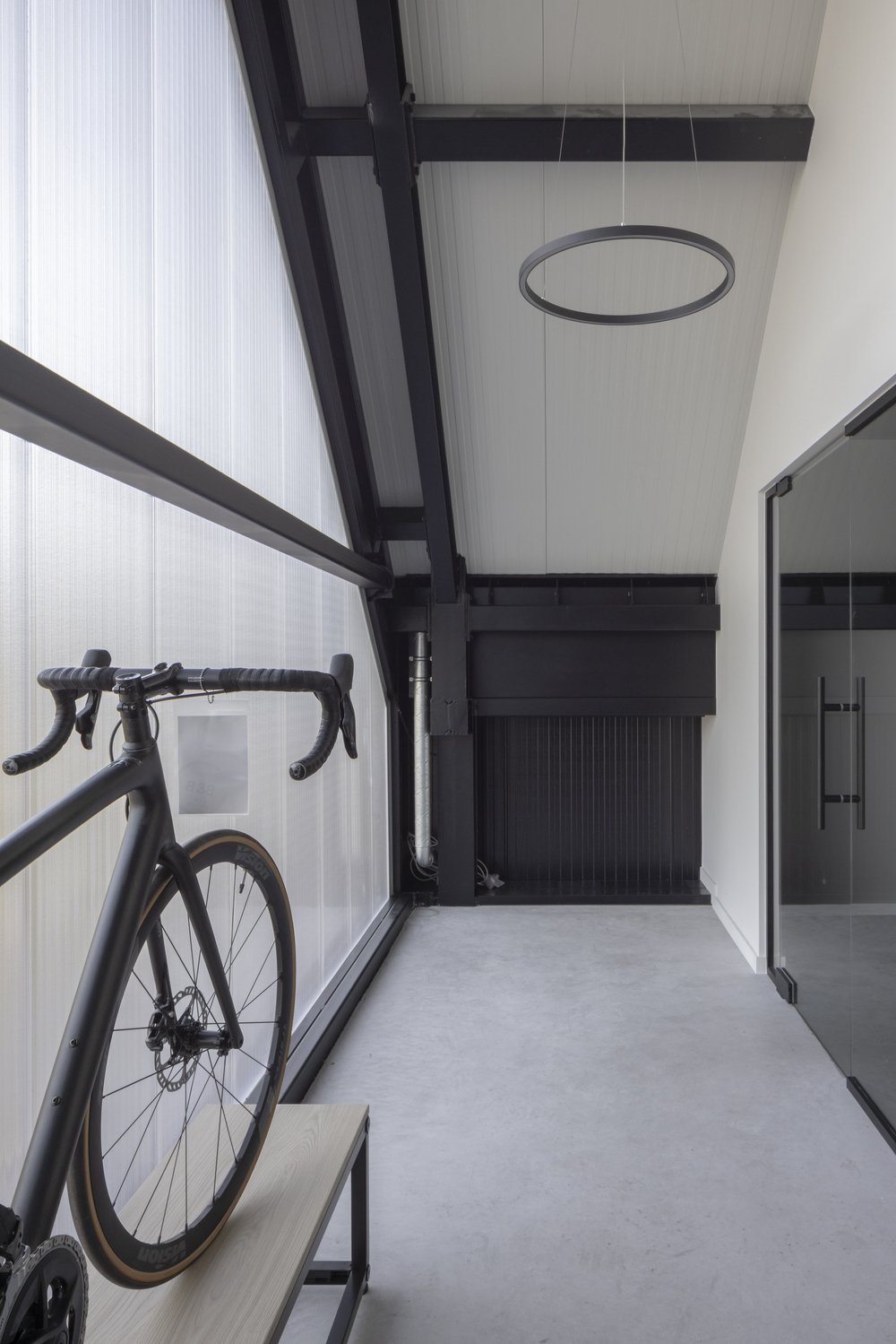 Construction magasin vélo Wavre par RG architectes - Black&Bike