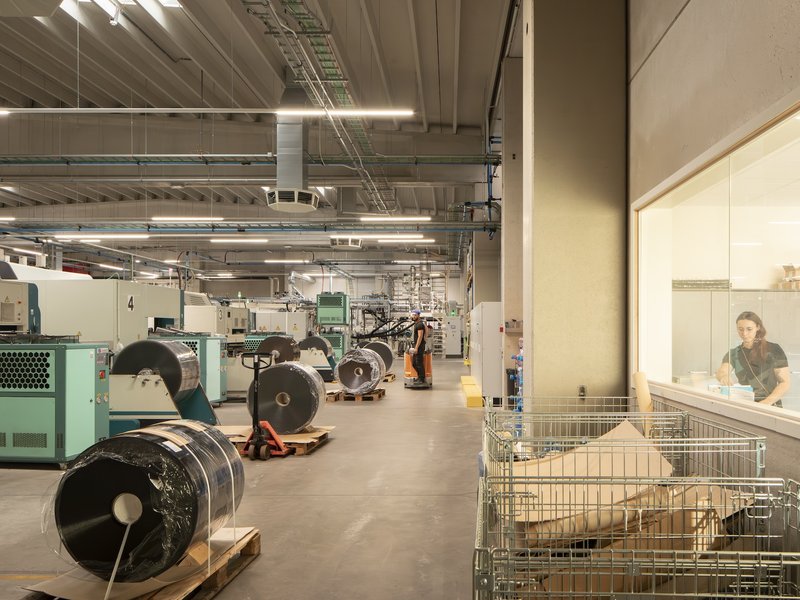 RG architectes - Salle de production bâtiment industriel Neopack - Andenne