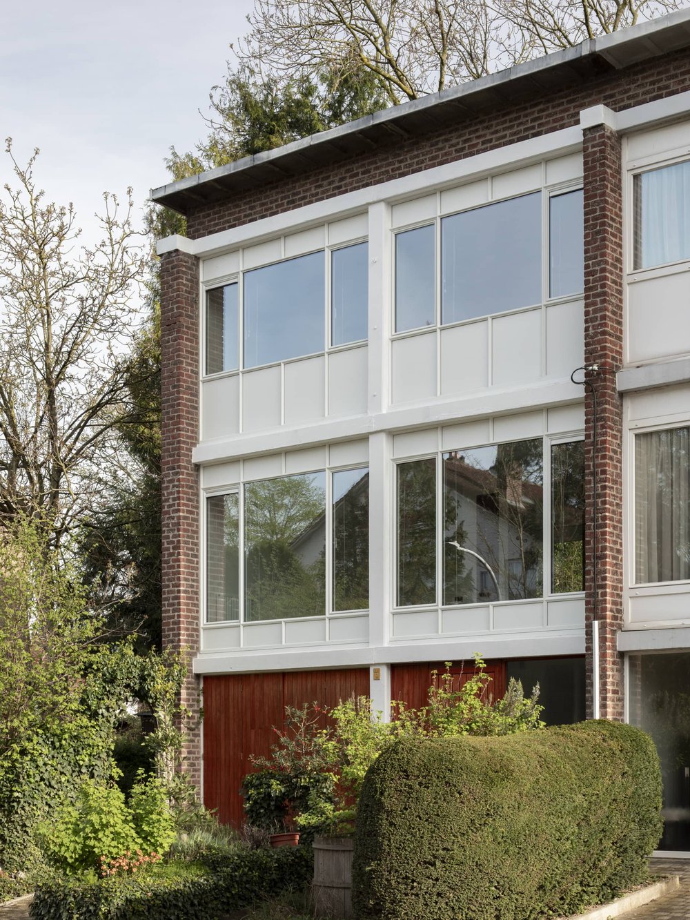 RG architectes rénovation maison moderniste Kraainem Belgique
