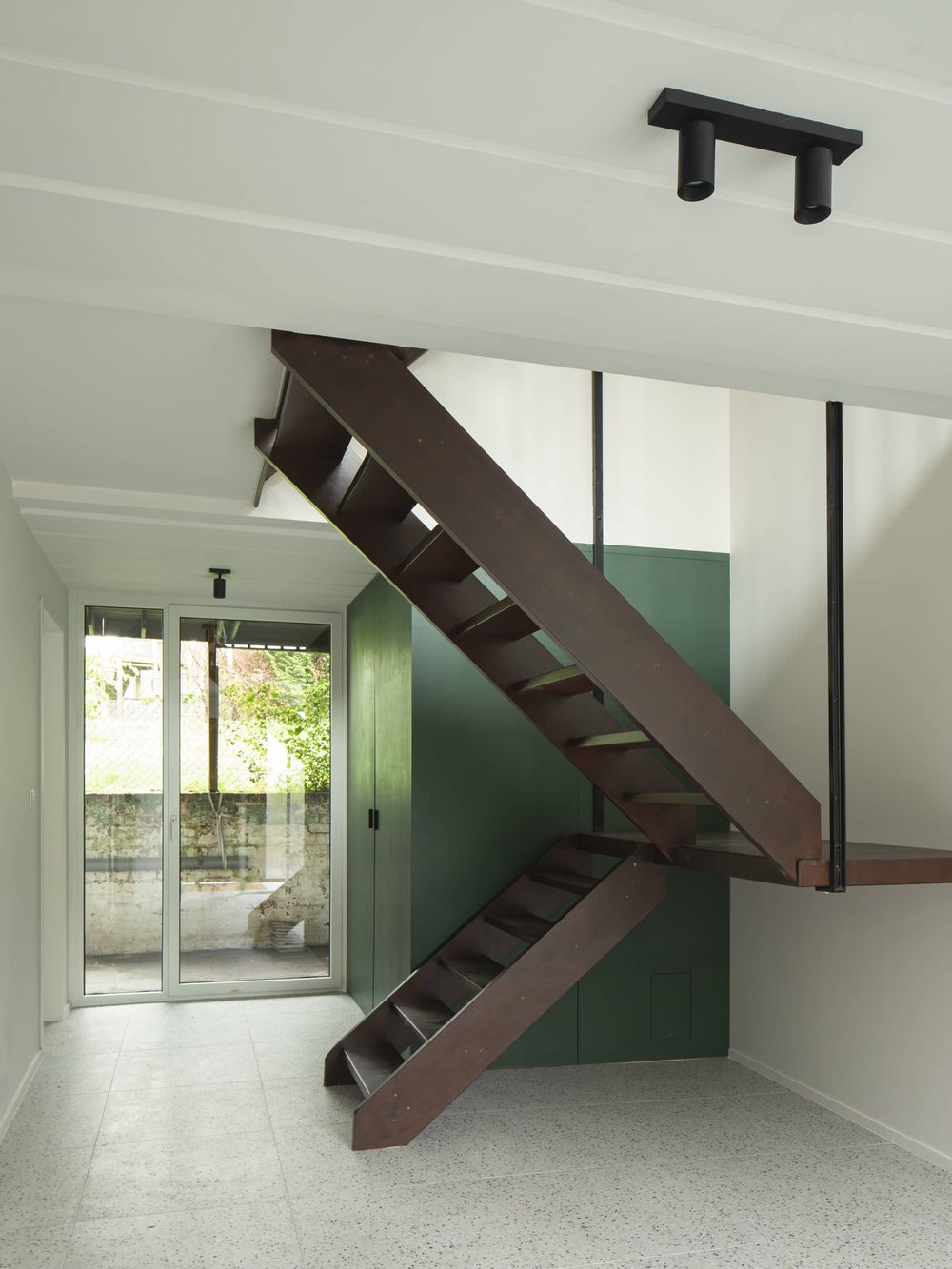 RG architectes rénovation intérieure escalier Kraainem